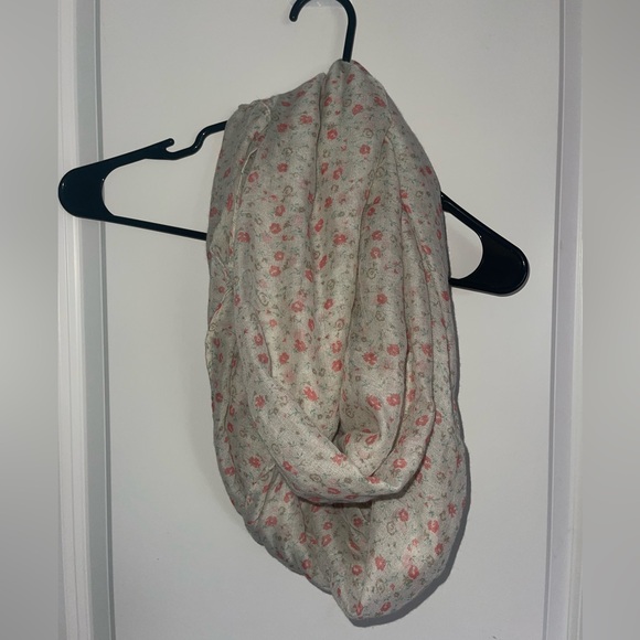 Infinity scarf - Picture 1 of 2